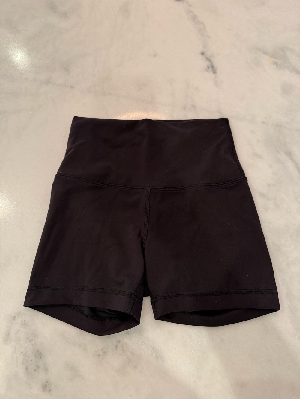Lululemon Wunder Train High-Rise Shorts - Black size 4